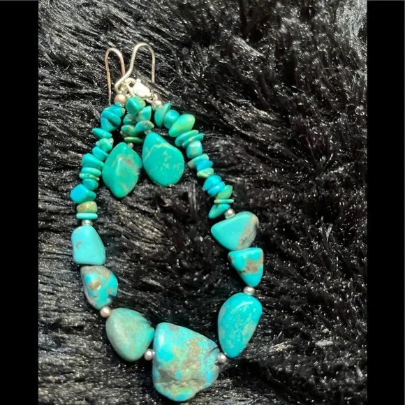 Silver Turquoise Bracelet with matching Earring set - Picture 3 of 4